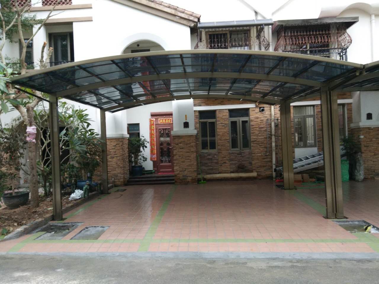 鋁合金車(chē)棚材料的小常識(shí)